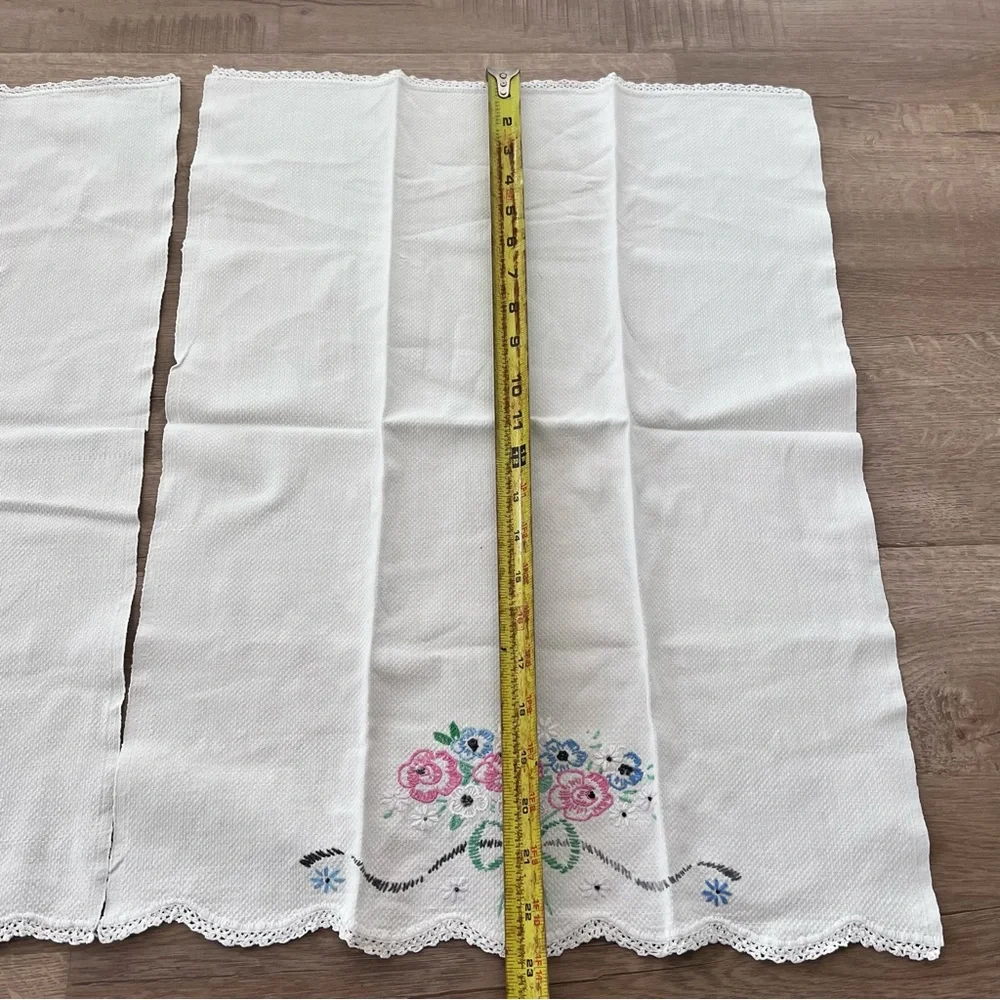 Vintage 2 PCs Rectangle‎ Hand Embroidered Cotton Table Cloth Napkin 23” X 16.5”